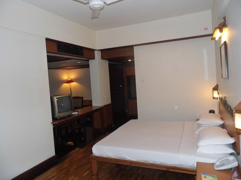 Keys Select By Lemon Tree Hotels, Malabar Gate, Kozhikode Ngoại thất bức ảnh