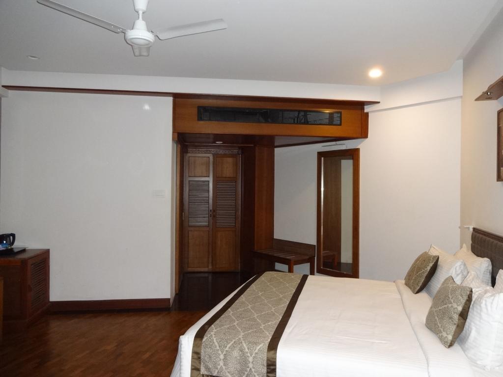 Keys Select By Lemon Tree Hotels, Malabar Gate, Kozhikode Ngoại thất bức ảnh
