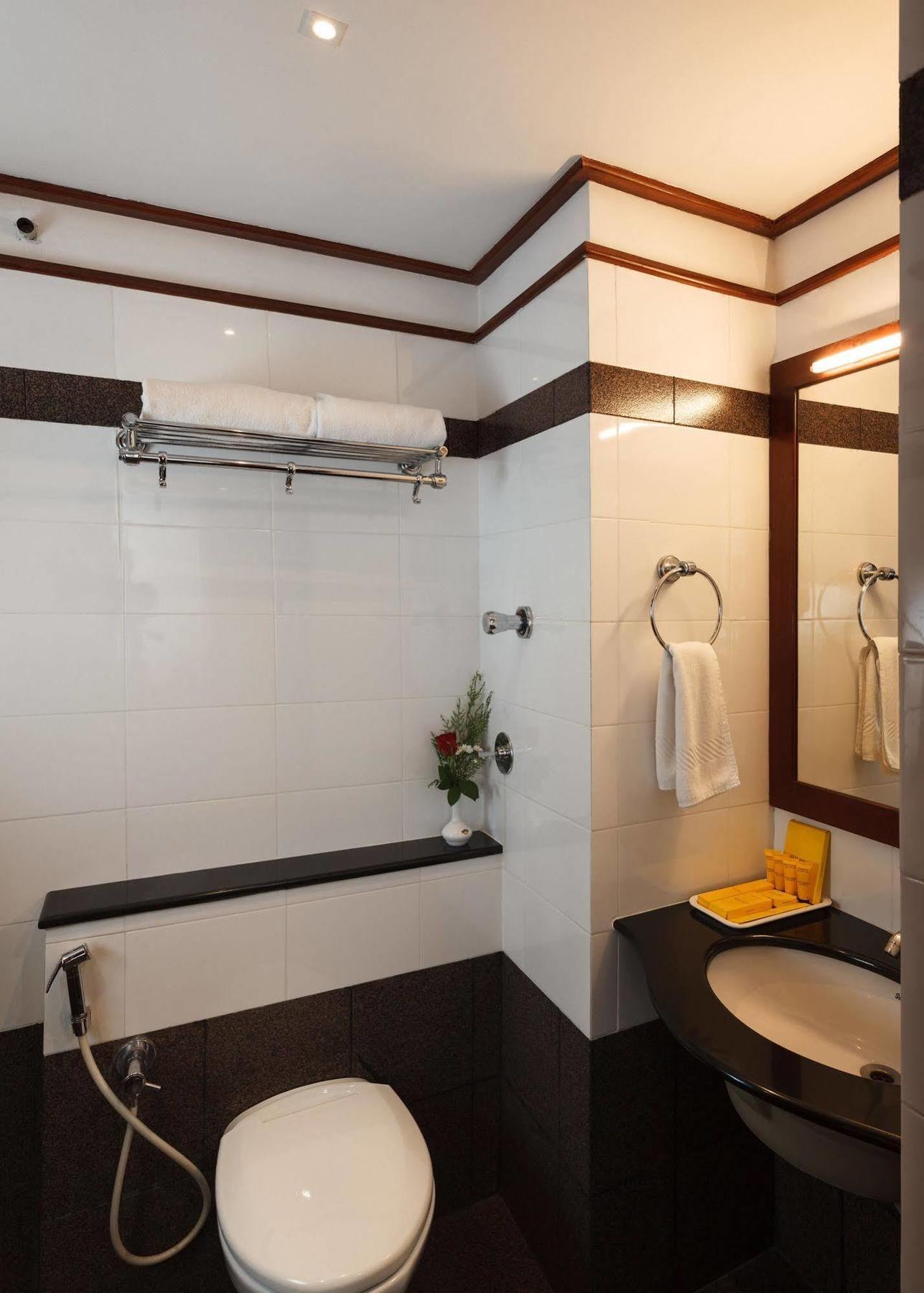 Keys Select By Lemon Tree Hotels, Malabar Gate, Kozhikode Ngoại thất bức ảnh